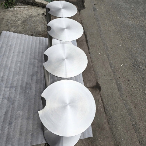Fullmoon Polished Stainless Steel Table - Fullmoon Inox