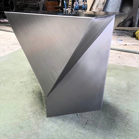 Stainless Steel Cube Table – Crystal | Hairline Finish - Bàn Inox Crystal – Hoàn thiện Hairline