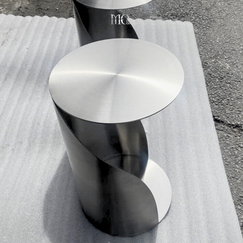 Curved-Rim Round Side Table - Bàn vành cong tròn