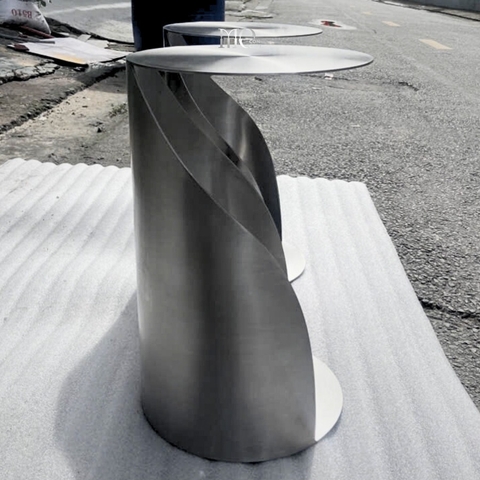 Curved-Rim Round Side Table - Bàn vành cong tròn