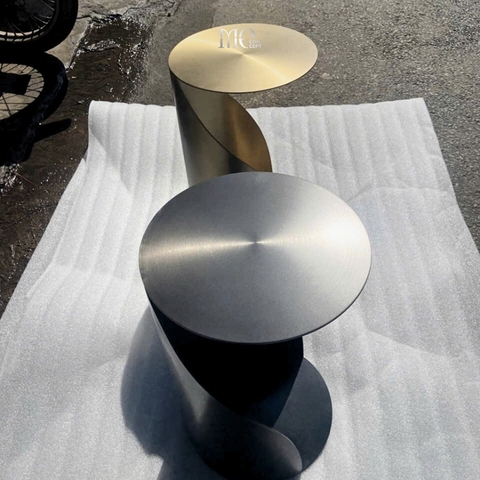 Curved-Rim Round Side Table - Bàn vành cong tròn