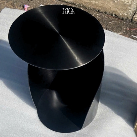 Curved-Rim Round Side Table - Bàn vành cong tròn