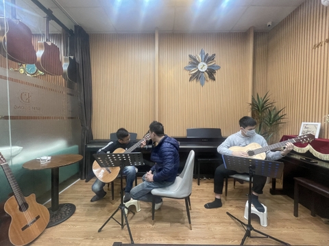 Khởi Đầu Đúng Cách: Thông Tin Cơ Bản Dành Cho Người Mới Bắt Đầu Học Guitar