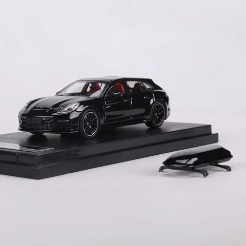 PORSCHE PANAMERA TRAVEL VERSION WITH ROOF BOX