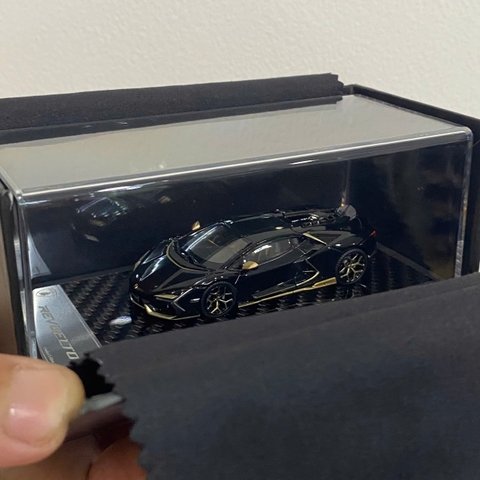 Lamborghini Revuelto - Black%Gold
