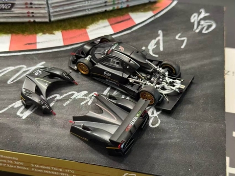 Pagani Zonda R Diorama Nürburgring Ichemo Exclusive set