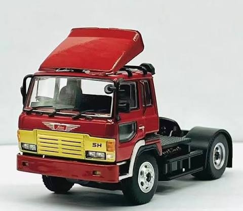 Hino Super Dolphin Red w/ Gold Grille