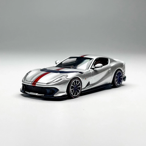 Xe Mô Hình Ferrari 812 Competizione 1:64 TOC (Sanu Silver)
