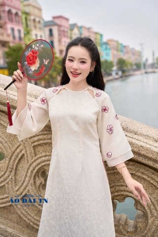 AD kem cổ tròn nơ cổ ht hoa đính hoa đỏ