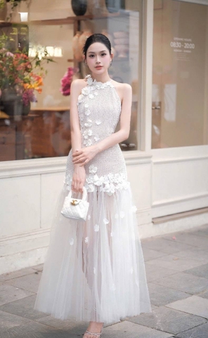 VT yếm trắng lót be đính hoa