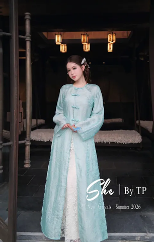 AD tứ thân xanh dương cách tân 4 tà lót ren + quần be thường