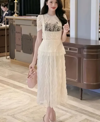 VT kem ren hoa ngực đen cộc tay