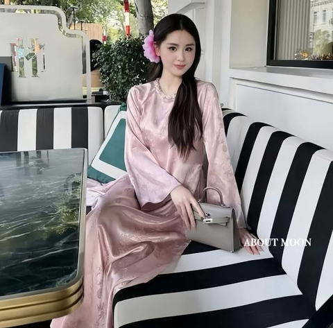 AD lụa hồng cổ tròn đính đá ht hoa lá