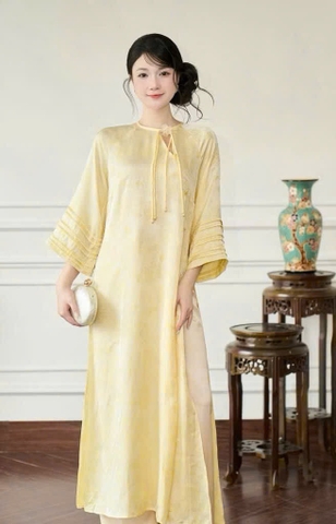 AD vàng cổ tròn khoét, tag nơ hoa, tay gấp + quần vàng nhũ