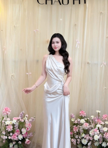 VT lụa kem lệch vai nhún eo