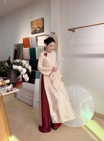 AD lụa thọ rơi kem viền đỏ đính tag vai + quần thọ rơi đỏ