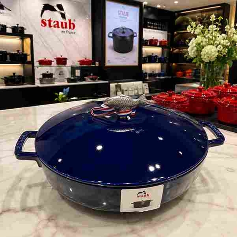 NỒI GANG STAUB BOUILLAISSE DARK BLUE 28CM NÚM CÁ