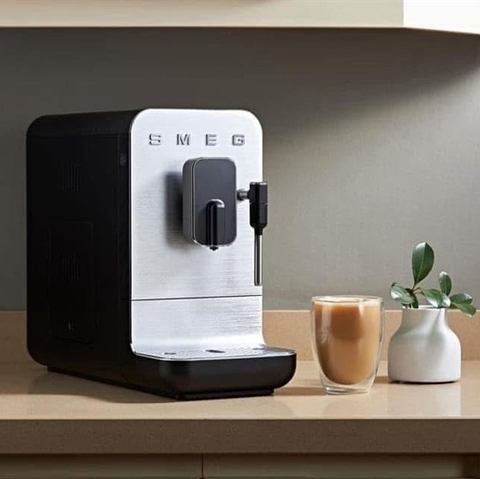 MÁY PHA CAFE SMEG EXPRESSO BCC12BLMEU (ĐEN MẶT INOX)
