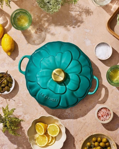 CHẢO LE CREUSET PETAL BRAISER BLEU RIVIERA CÓ NẮP 26CM MÀU XANH