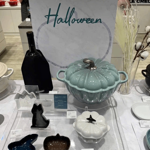 NỒI BÍ NGÔ LE CREUSET SEA SALT 24CM XANH KHÓI