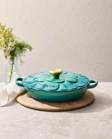 CHẢO LE CREUSET PETAL BRAISER BLEU RIVIERA CÓ NẮP 26CM MÀU XANH