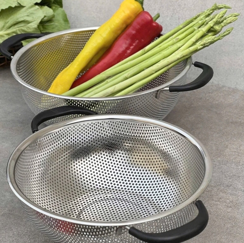 RỔ INOX LIỀN KHỐI 2 TAY CẦM CÓ CHÂN KAIYO 28CM/25,5CM