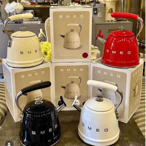 ẤM THỔI SÁO SMEG KEM