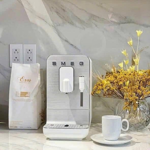 MÁY PHA CAFE SMEG EXPRESSO BCC12WHEU TRẮNG