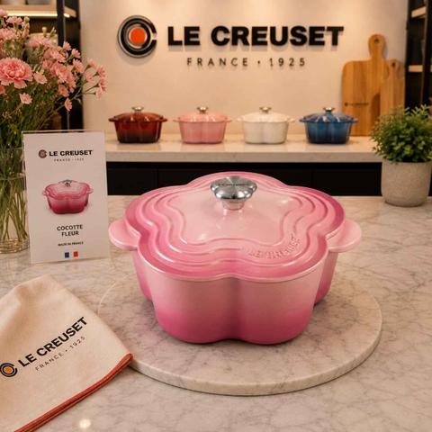 NỒI GANG LE CREUSET FLORAL HỒNG BERRY NẮP CÁNH HOA 20CM