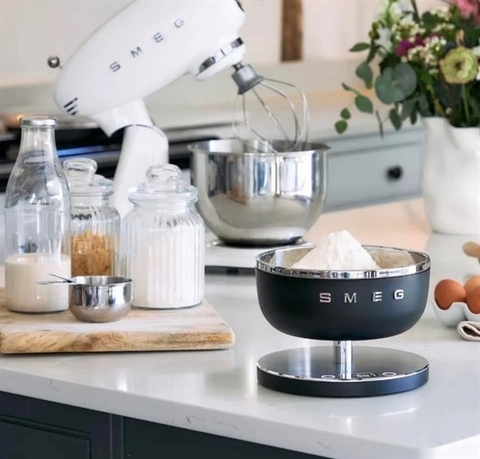CÂN TIỂU LY NHÀ BẾP SMEG KSC01BLM ĐEN