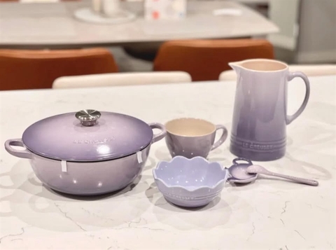 NỒI GANG LE CREUSET MARMITE BLUE BELL PURPLE 22CM TÍM