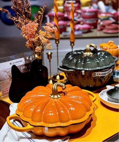 Nồi chảo bí ngô Le Creuset Marronnier 28cm màu cam vàng