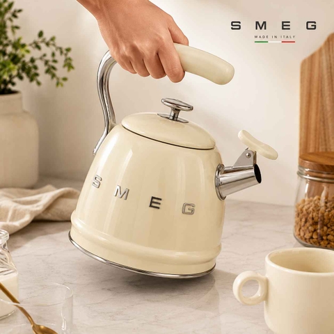 ẤM THỔI SÁO SMEG KEM