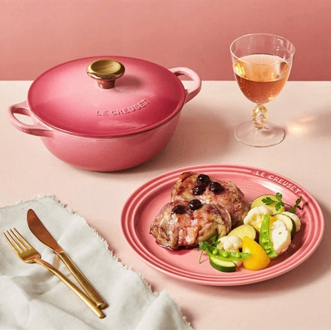 NỒI GANG SÂU LÒNG LE CREUSET MARMITE BERRY 22CM MÀU HỒNG ĐẬM