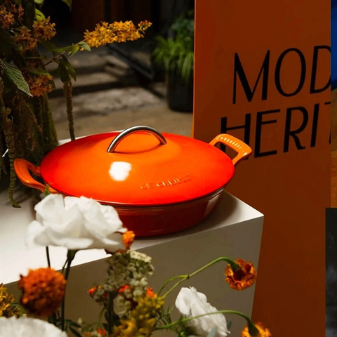 Chảo gang Le Creuset Modern Heritage 28cm màu cam