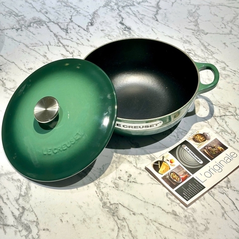 Nồi gang sâu lòng Le Creuset marmite màu artichaut 22cm