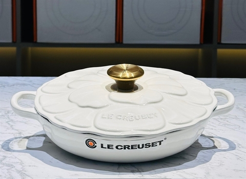 CHẢO LE CREUSET PETAL BRAISER CÓ NẮP 26CM TRẮNG