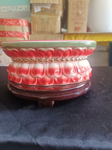 Đế hoạ tiết hoa sen gốm sứ