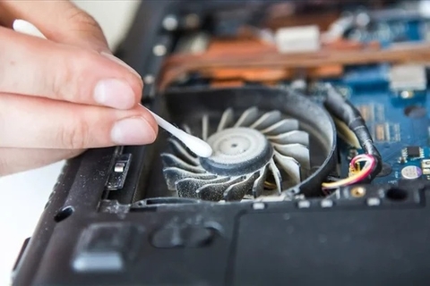 Vì sao nên vệ sinh laptop định kỳ mỗi 6 tháng?