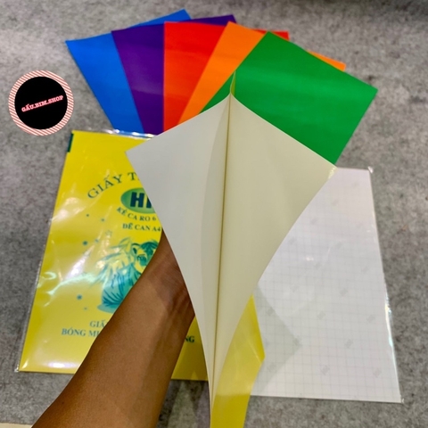 Giấy thủ công decal HH khổ A4 ( có 2 loại: loại không dính VÀ loại có dính - bóc ra là dán được)