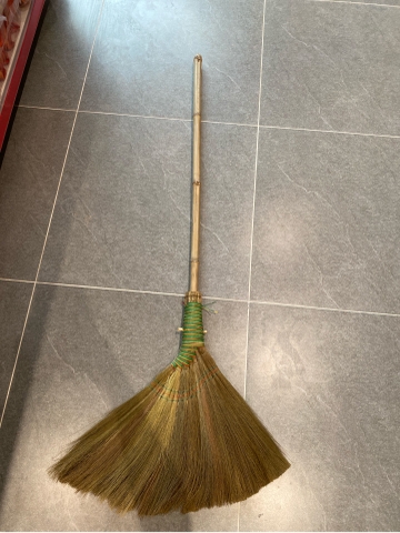 Chổi quét nhà cán dài