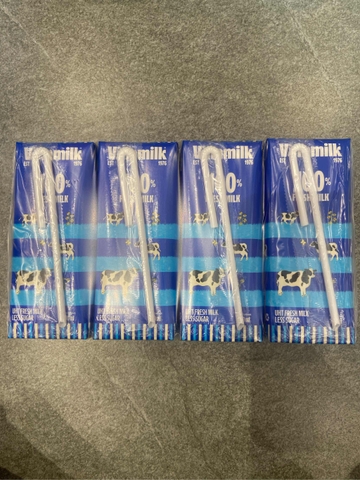 Sữa Vinamilk 100% ít đường 180ml