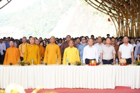 庄严隆重的佛诞大典 PL.2570（公历2026年）——卧云圣地
