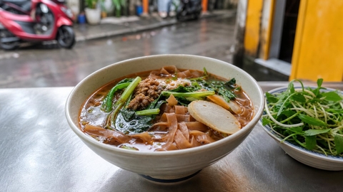 Bánh đa cua Hải Phòng: Kinh nghiệm thưởng thức khi đi Đồ Sơn