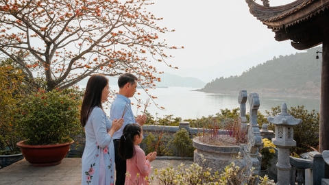 Du lịch Đồ Sơn mùa xuân: Du xuân và hành hương