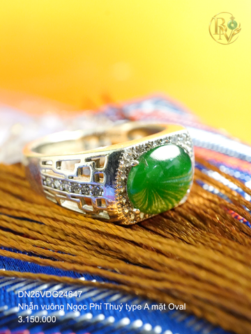 Nhẫn dáng vuông Ngọc Phỉ Thuý type A mặt Oval