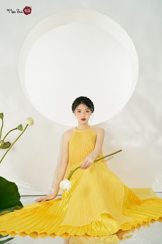 Như Sen vàng đậm