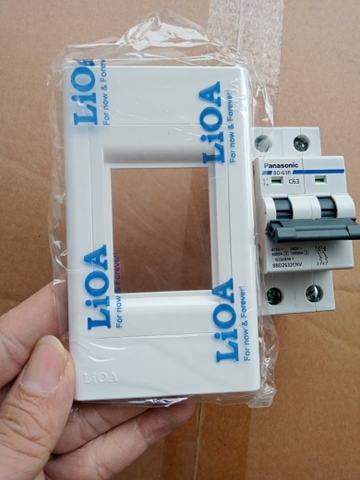 Lioa E18 SE9222M - Mặt aptomat, mặt át cài 2 cực