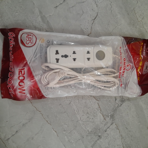 OMINSU 3J1200-3 - Ổ 3 liền dây 1200W - 2.5m có công tắc, ổ cắm dây dòng ( 10/t )