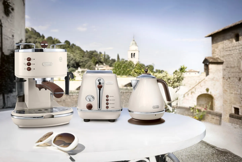 Ấm đun nước Delonghi KBOV2001